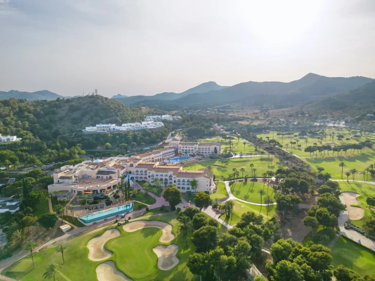 cómo se diseña y construye un resort integrado
